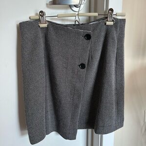 Urban Revivo Plaid Mini Skirt, XL, Black and White